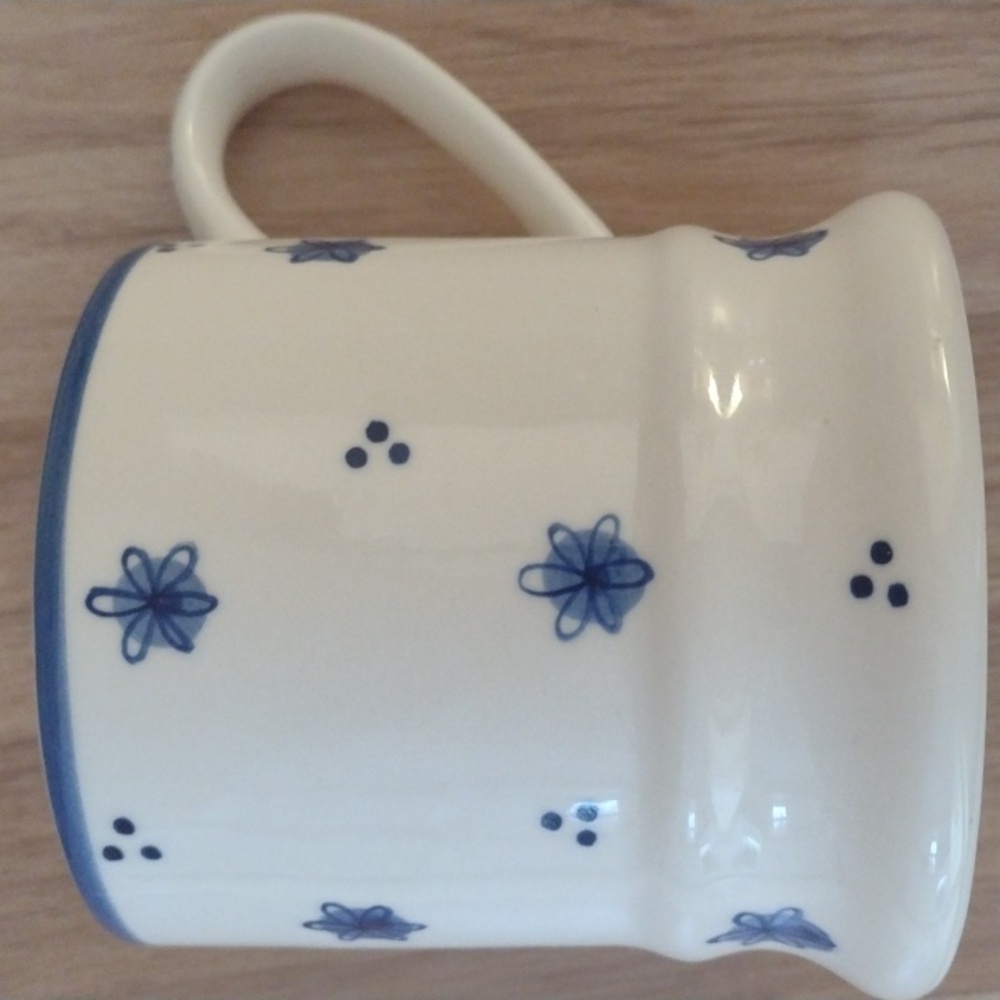 Daisy Dots 11 Oz Hand Painted Whittard Of Chelsea Mug Discontinued NWT